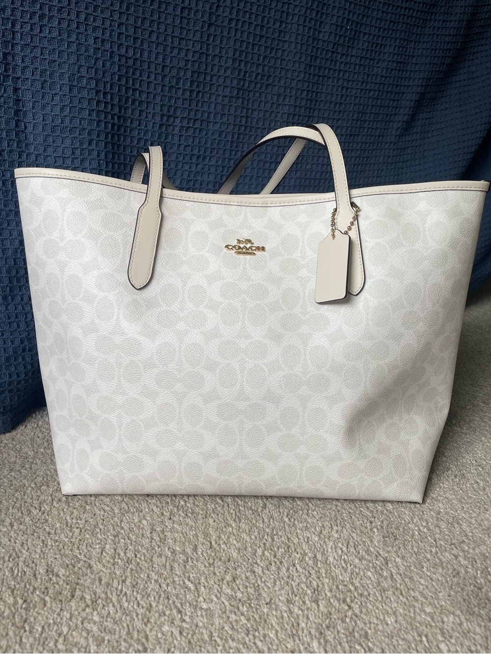 NWT Coach Signature City Tote White with Gold Hardware 17 inches wide